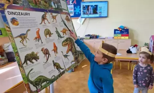 Zdjęcie do Grupa Motylki w poszukiwaniu dinozaur&oacute;w